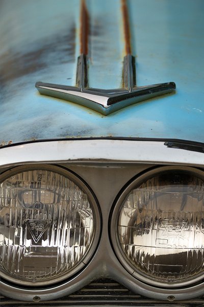 Headlights and Fender Ornament, Packard Pathfinder, Morrin, Alberta. 2023-05-20
