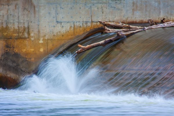Slow moving logjam, Carseland Weir, AB, 2024-04-11