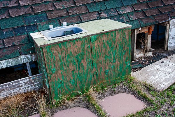 That sinking feeling, Abandoned Motel, Bassano, AB, 2024-04-13