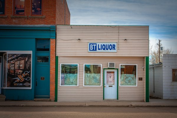 BT Liquor, Bassano, AB, 2024-04-13