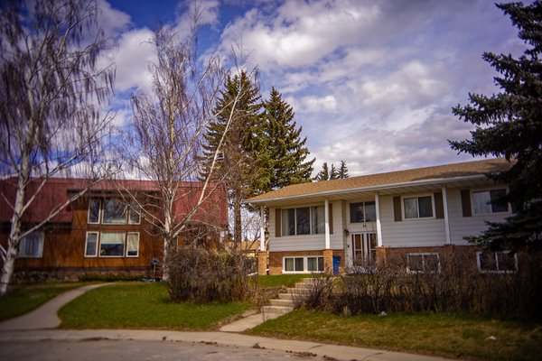 Twofer, Thomas Drive, Strathmore, AB, 2024-04-25