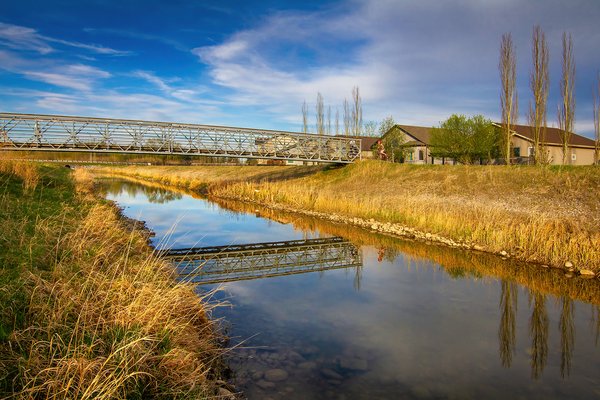 Walking bridge in Lions Park 01, Strathmore, AB, 2024-05-06