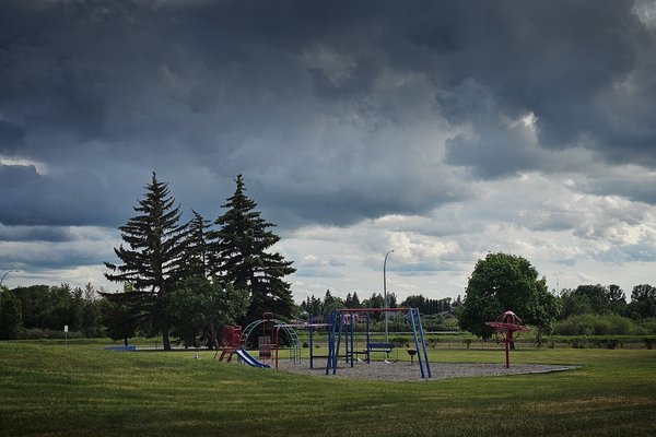 There goes the air pressure, Thomas Green, Strathmore, AB, 2024-06-18