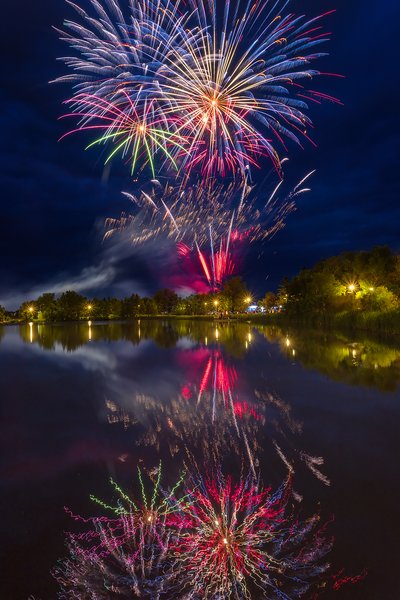 Fireworks 22, Canada Day, Kinsmen Lake, Strathmore, AB, 2024-07-01