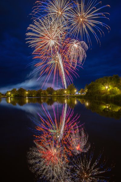 Fireworks 02, Canada Day, Kinsmen Lake, Strathmore, AB, 2024-07-01