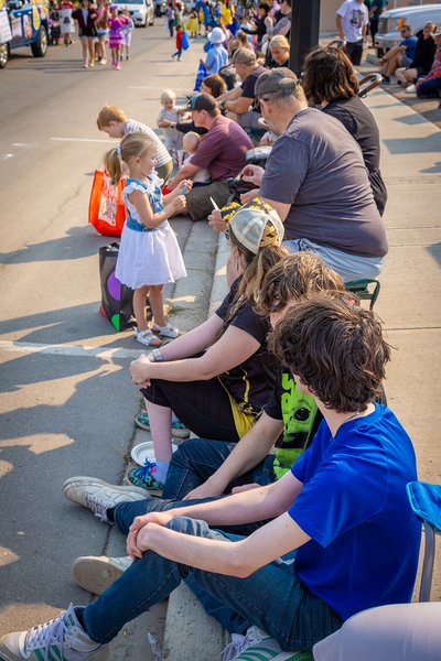 Spectators, Stampede Parade, Strathmore, AB, 2024-08-03