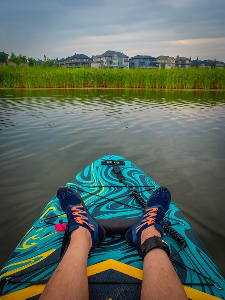 The tips of his toes, Chestermere Lake, Chestermere, AB, 2024-08-16