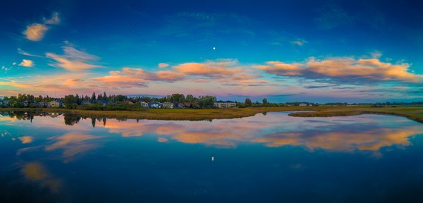Alpenglow and Moonset, Lower Gray Pond, Strathmore, AB, 2024-09-19