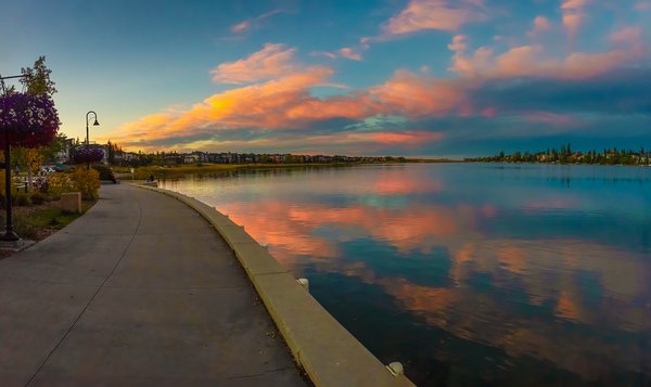 Saying goodnight, Chestermere Lake, Chestermere, AB, 2024-09-23