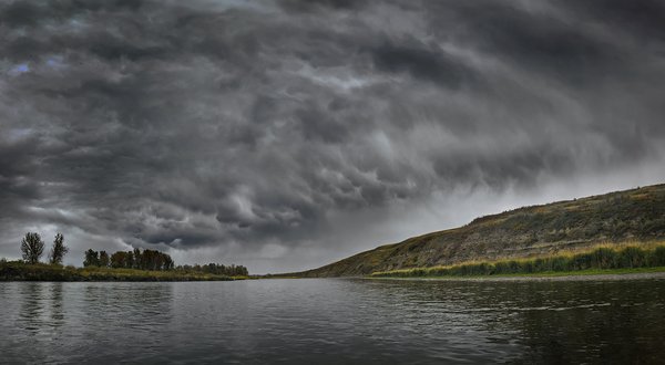 More mammatous overhead, Bow River Float, Alberta, 2024-09-29