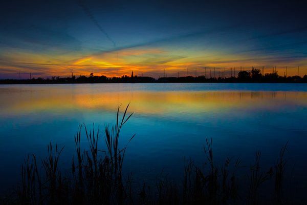 A sunset the Ray way, Upper Pond, Gray Park, Strathmore, AB, 2024-10-03