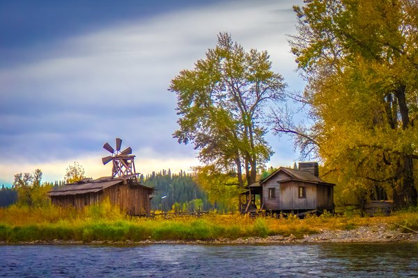 Old homesteada, Policeman's Flats to McKinnon Flats, Bow River Float, 2024-10-06