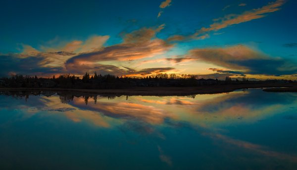 Sweeping sunset, Lower Gray Pond, Strathmore, AB, 2024-10-28